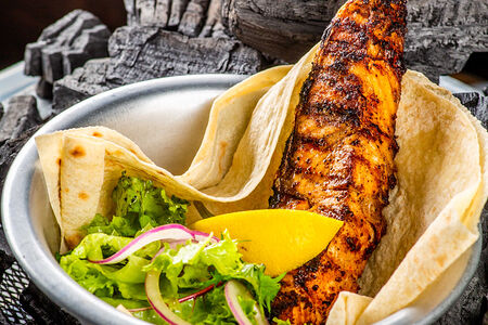 Стейк лосося на гриле