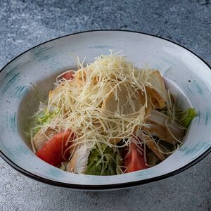 Салат Цезарь с курицей