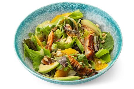 Салат с угрем и авокадо