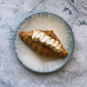 Круассан с лимонным курдом