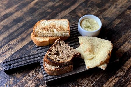 Хлеб с трюфельным маслом