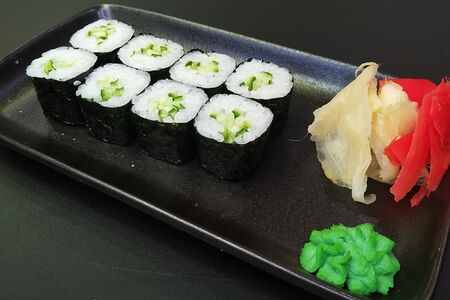 Классический ролл с Огурцом