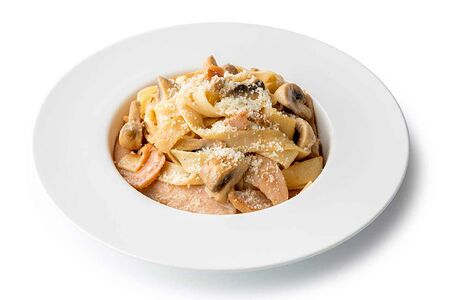 Паста с курицей и грибами