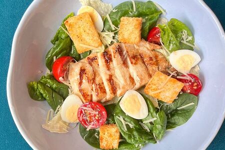 Ave Цезарь с курицей