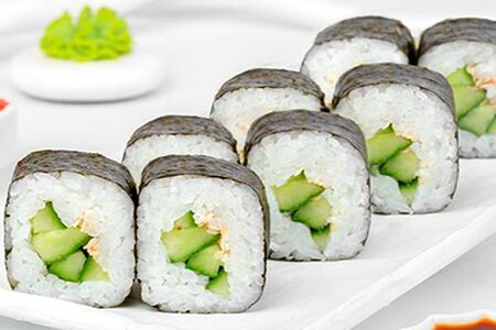 Ролл с огурцом