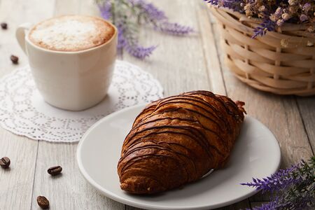 Вегетарианский Круассан Фисташка-малина