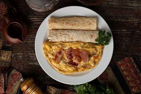 Омлет с беконом