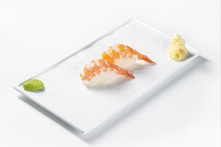 Классические суши с креветкой