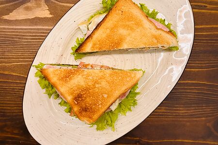 Сэндвич с ветчиной