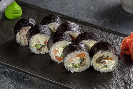 Ролл Окинава (с угрем)