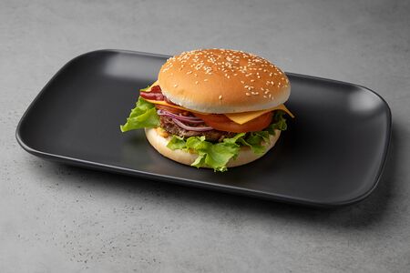 Говяжий бургер