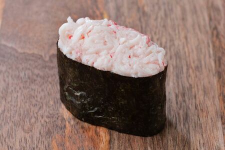 Суши с крабом