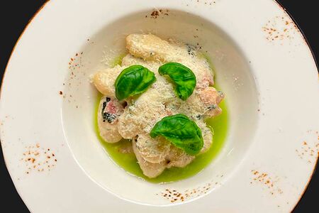 Ньокки картофельные с беконом в сливочном соусе