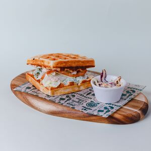 Тунец и томаты