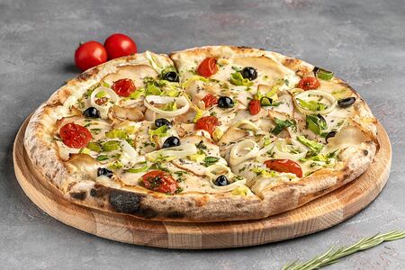 Пицца фирменная Веранда с курицей