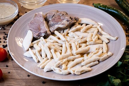 Жижиг-галнаш с отварной бараниной