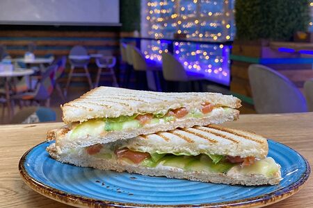 Сэндвич с красной рыбой