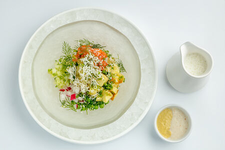 Окрошка с лососем на кефире