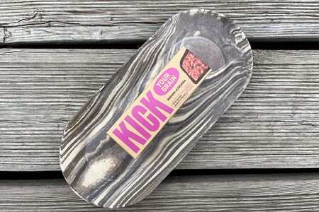 Шоколадный батончик Kick Финик-клюква