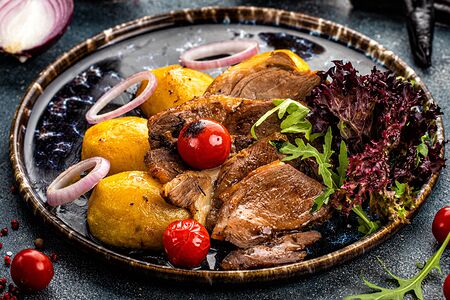 Тандыр-гушт из баранины в тандыре с печеным картофелем