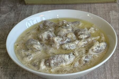 Куриные сердечки в сметане