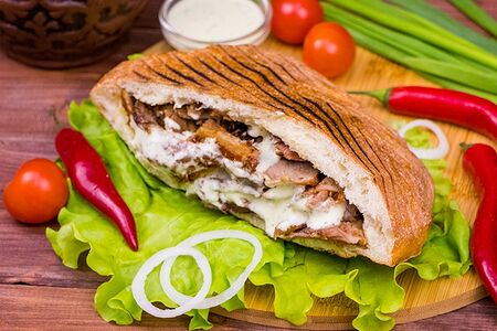 Шаурма в армянском матнакаше с курицей