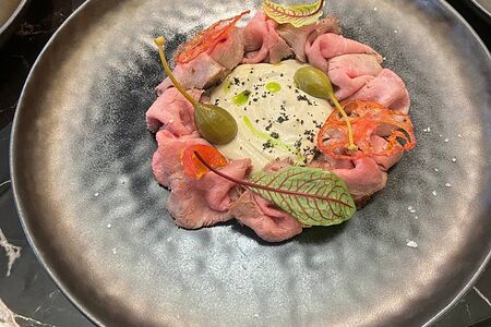 Ростбиф с соусом тоннато