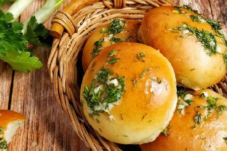 Пампушка с чесноком