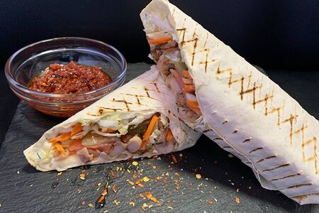 Шаурма в соусе острый динамит