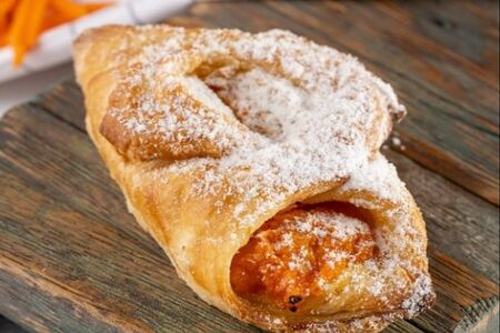 Пирожок с абрикосом