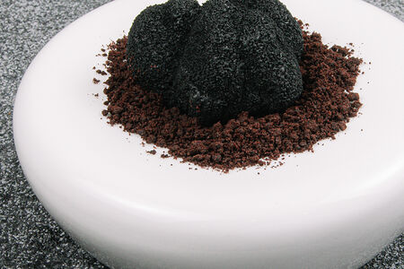 Трюфель шоколадный мусс с ароматом трюфеля и крамблом