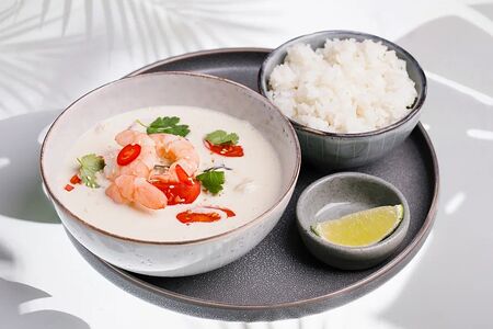 Биск с креветками и вешенками