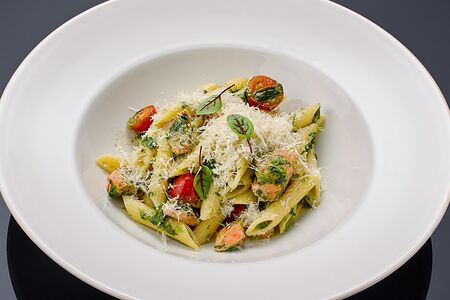 Паста с лососем и шпинатом