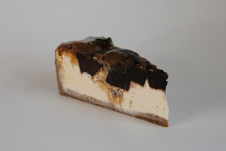 Чизкейк с брауни и карамелью