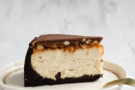 Чизкейк Сникерс