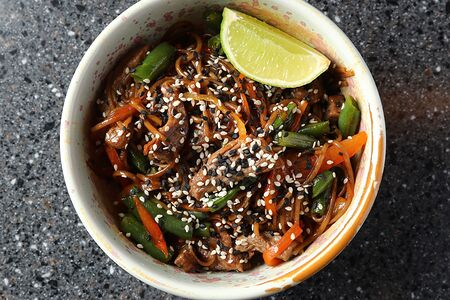 Гречневая лапша с говядиной