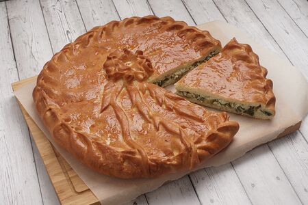 Пирог с зеленым луком и яйцом