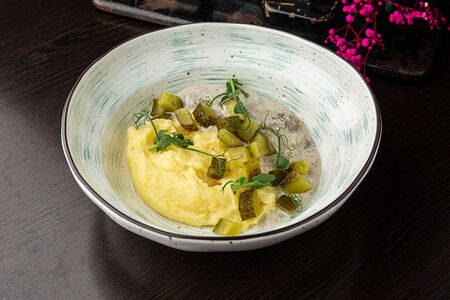 Бефстроганов с картофельным пюре