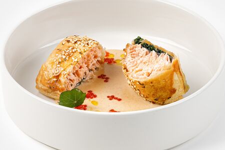 Запеченный лосось в тесте