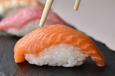 Суши Лосось