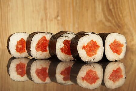 Классический ролл с тунцом