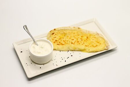 Кутаб с сыром и мацони