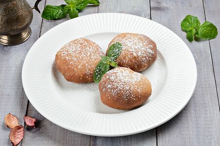 Пончики с заварным кремом