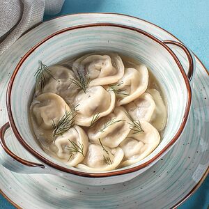 Пельмени сибирские с бульоном