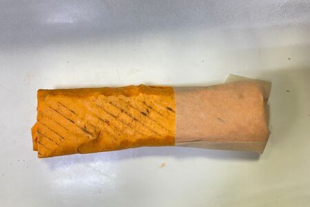 Шаурма классическая в сырном лаваше S