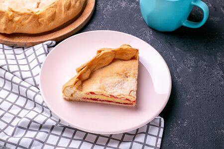 Трёхслойный пирог Клубника-банан