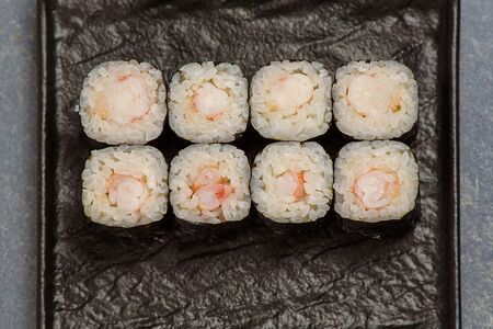 Хосомаки с креветкой