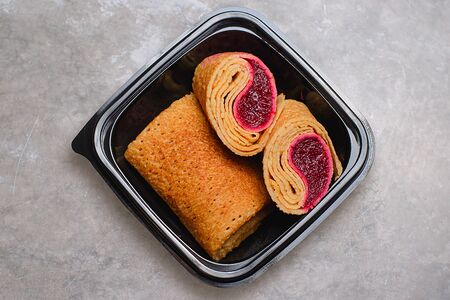 Блинчики с клюквой