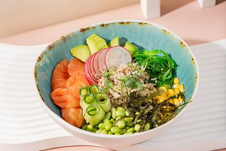 Боул с лососем