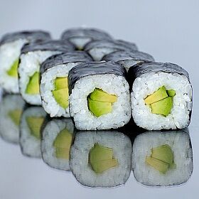 Авокадо-маки (овощной)